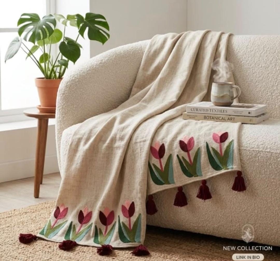 Tulip tassel throw